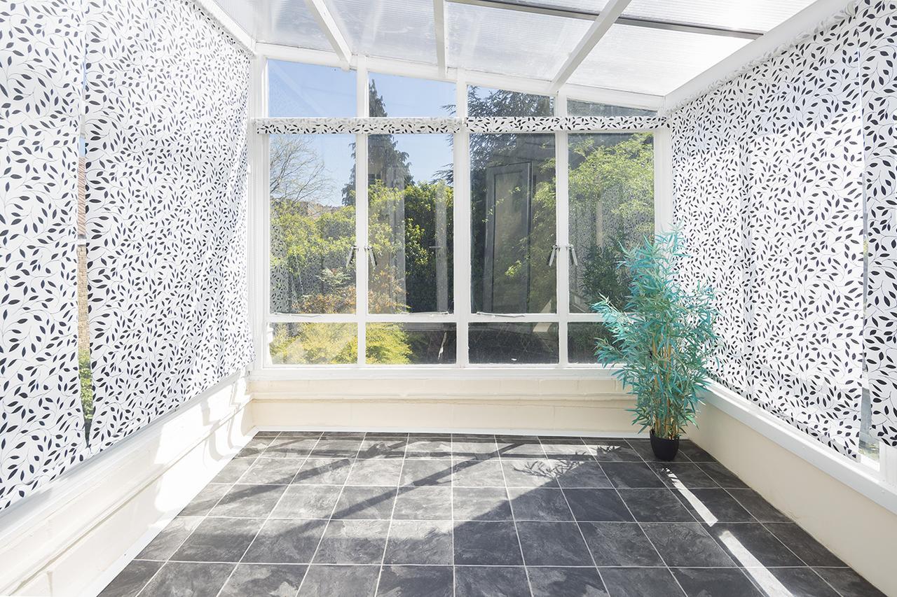 Stylish Modern By Kasar Stays ジリンガム エクステリア 写真